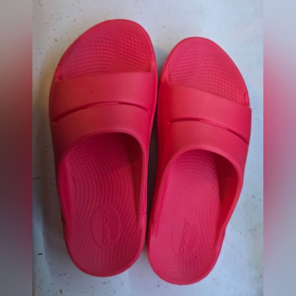 Oofos Bold Pink Slide Sandals